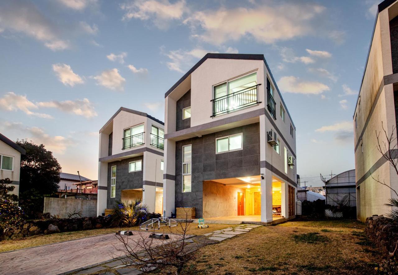 Haevichi Private Pension Seogwipo Bagian luar foto