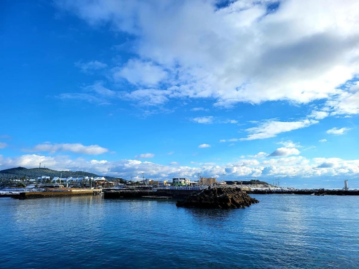 Haevichi Private Pension Seogwipo Bagian luar foto
