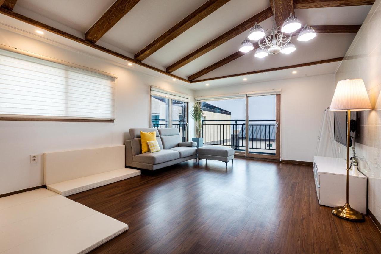 Haevichi Private Pension Seogwipo Bagian luar foto